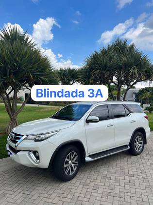 TOYOTA HILUX SW4 2.8 SRX 4X4 7 LUGARES 16V TURBO INTERCOOLER DIESEL 4P AUTOMÁTICO TOYOTA HILUX SW4 2.8 SRX 4X4 7 LUGARES 16V TURBO INTERCOOLER DIESEL 4P AUTOMÁTICO